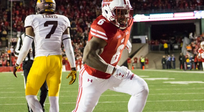Recap: #6 Wisconsin Badgers Keep Playoff Hopes Alive and Take Home Paul Bunyan’s Axe with Rivalry Win over Minnesota, 31-17