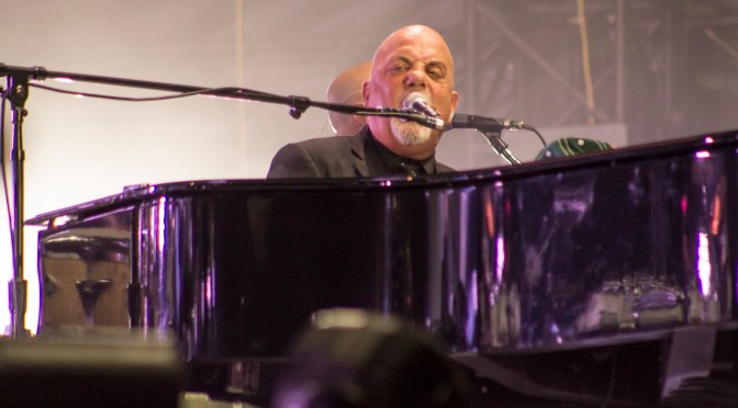 Billy Joel Delivers a Memorable Performance at the Historic Lambeau Field in Green Bay, WI