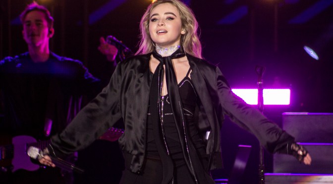Photos: Sabrina Carpenter Takes a DE-TOUR at the Wisconsin State Fair