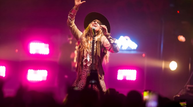 Country Music Star Lainey Wilson Rocks Sold-Out Milwaukee Show, Riding High on Year of Success