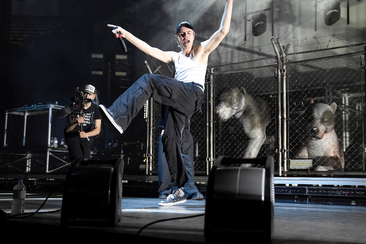 DSC01372TheKidLaroi_tiff-topaz-denoise-faceai