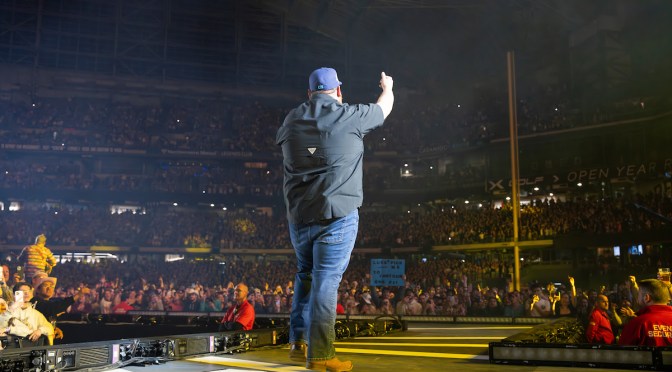 Photos: Luke Combs’ “Growin’ Up & Gettin’ Old” Stadium Tour Kickoff at Milwaukee’s American Family Field
