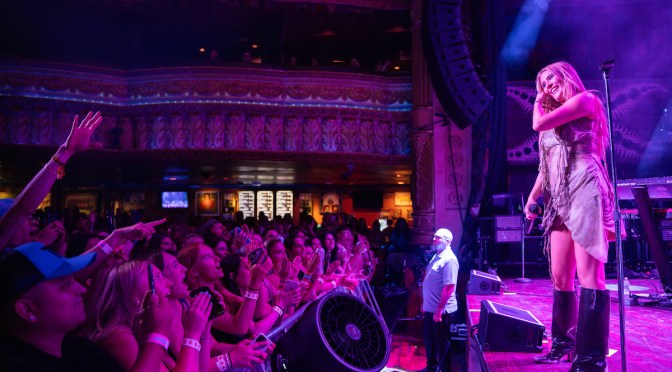 Review: Mimi Webb’s Full Circle Performance at the House of Blues Chicago