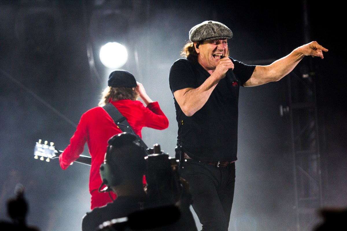 AC/DC Set to Return to Chicago for Their First U.S. Tour in 9 Years ...